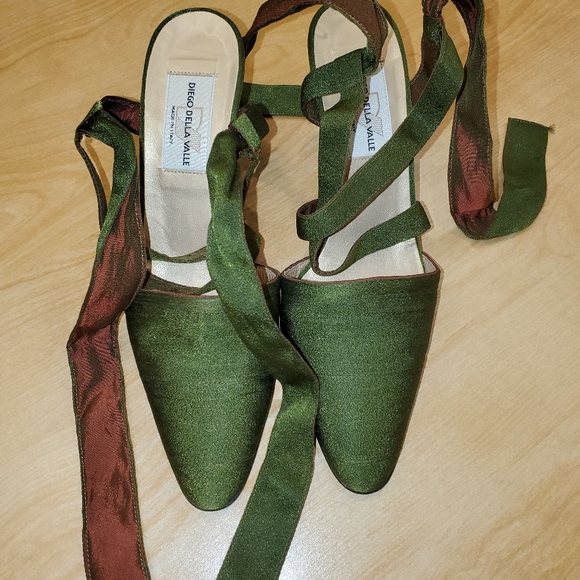 Shoes - Picture 3 of 5